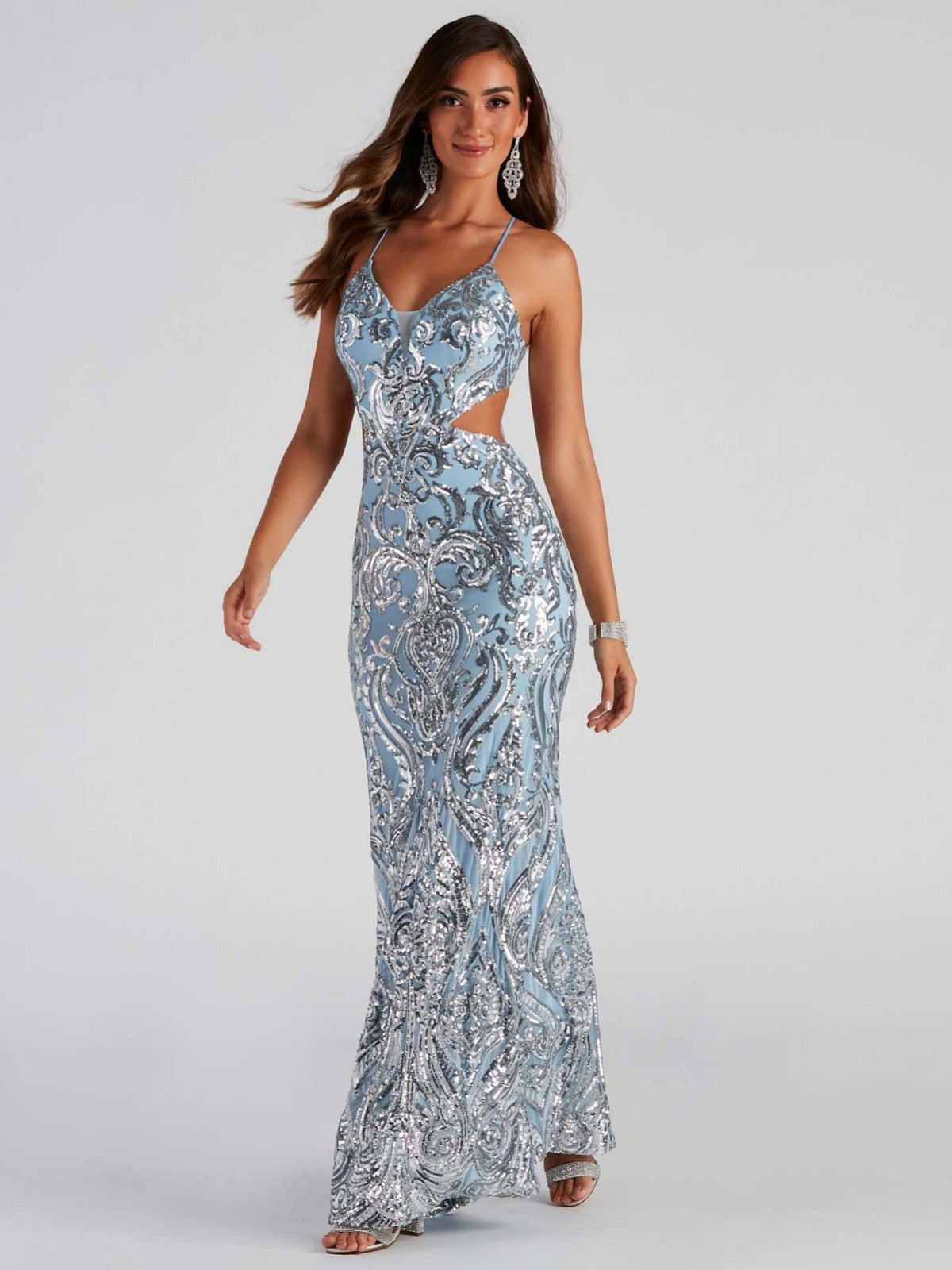 Vestido largo bordado con lentejuelas
