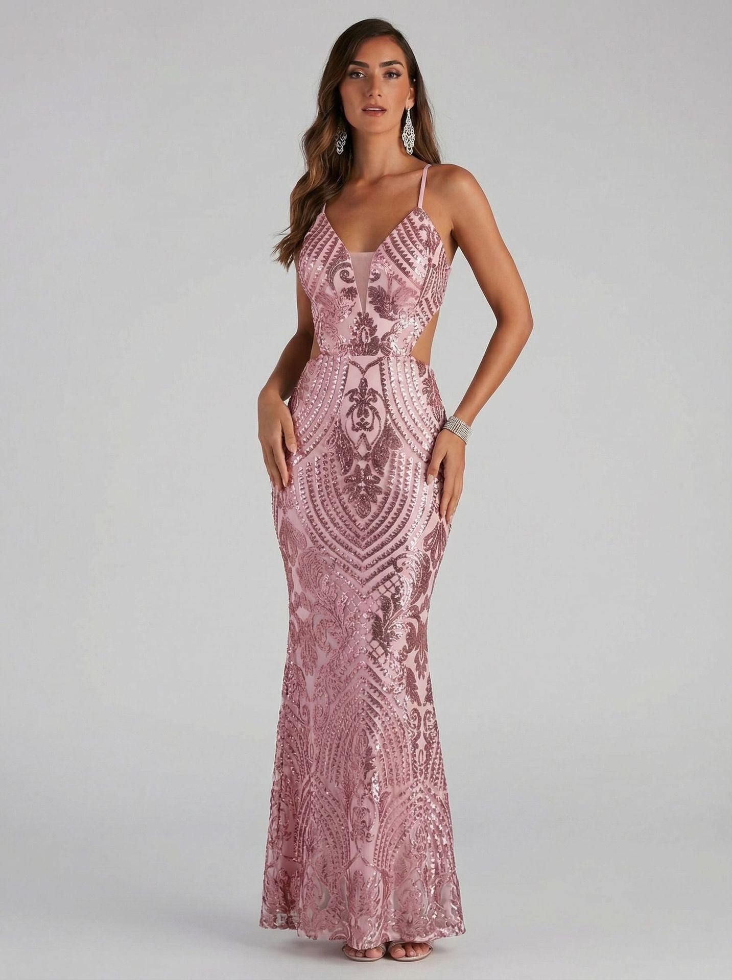 Vestido largo bordado con lentejuelas