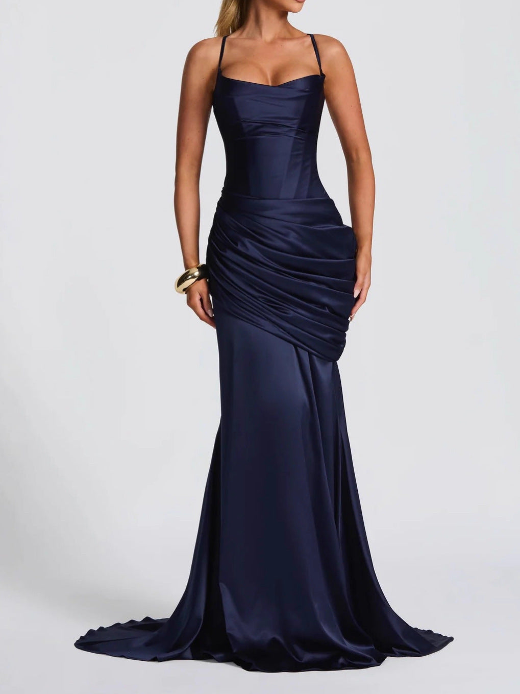 Vestido largo satinado con drapeado