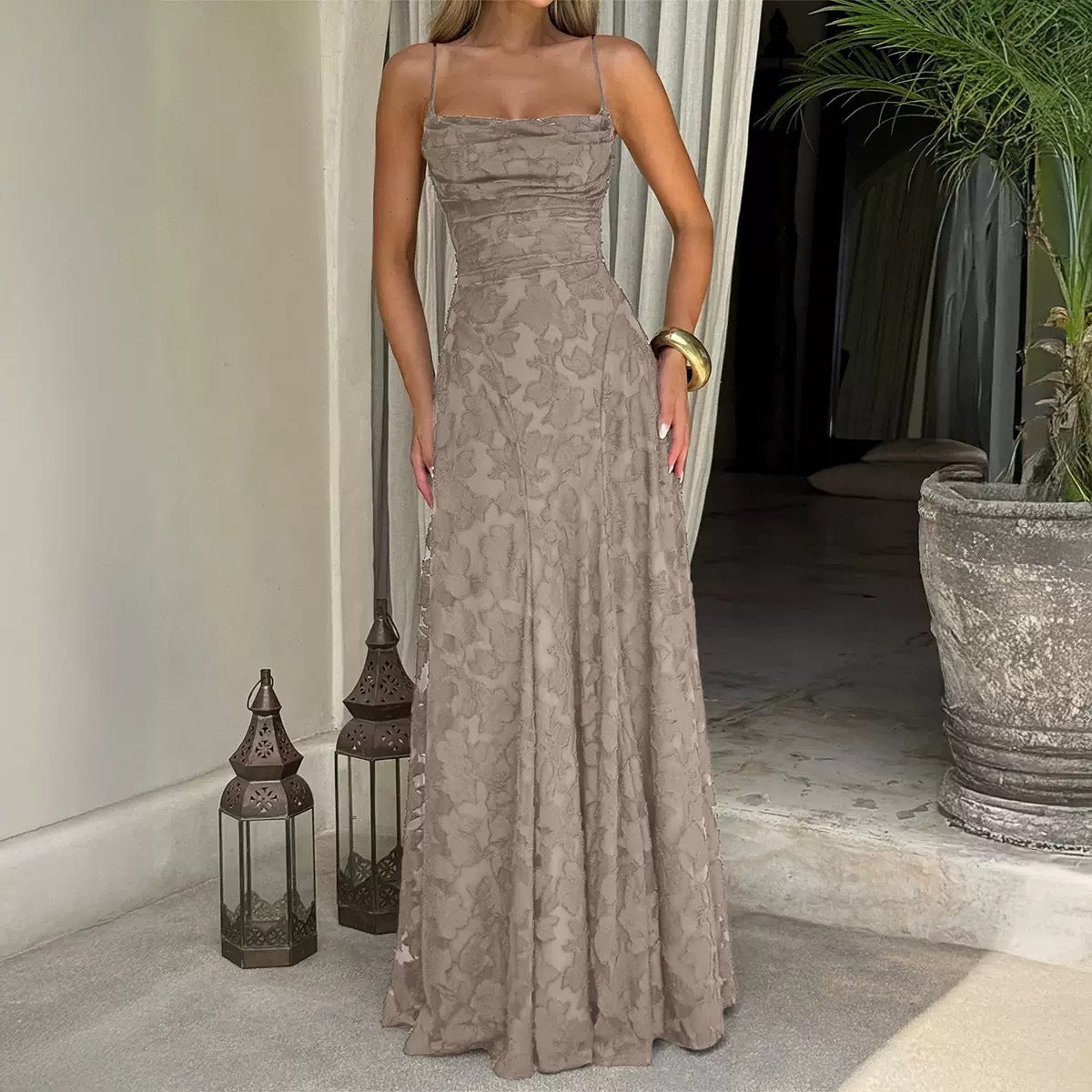 Vestido largo jacquard burdeos