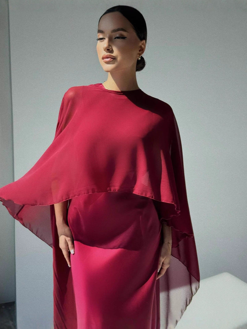 Vestido largo con capa fluida