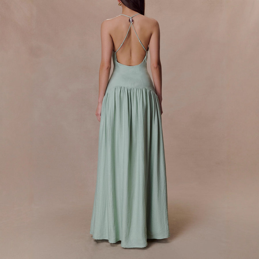 Vestido largo fluido con tirantes joya