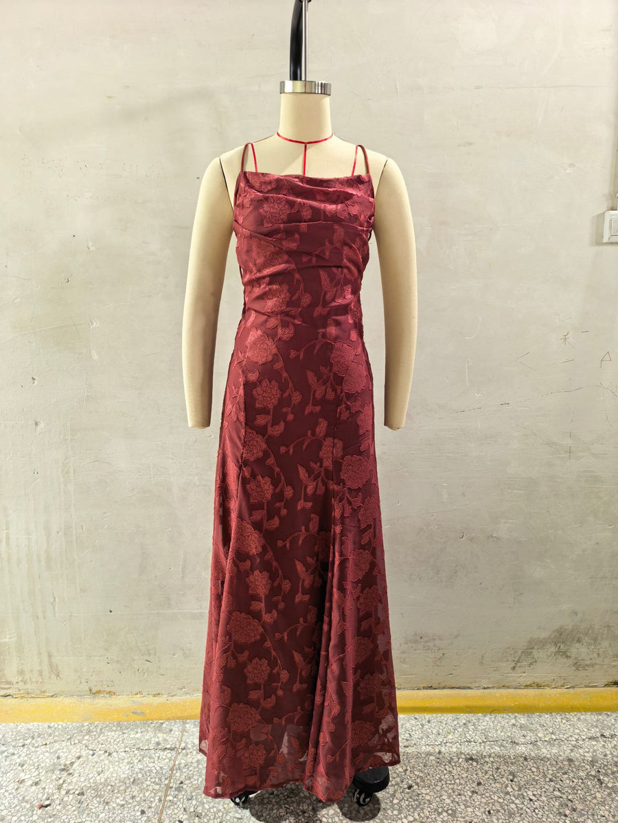 Vestido largo jacquard burdeos
