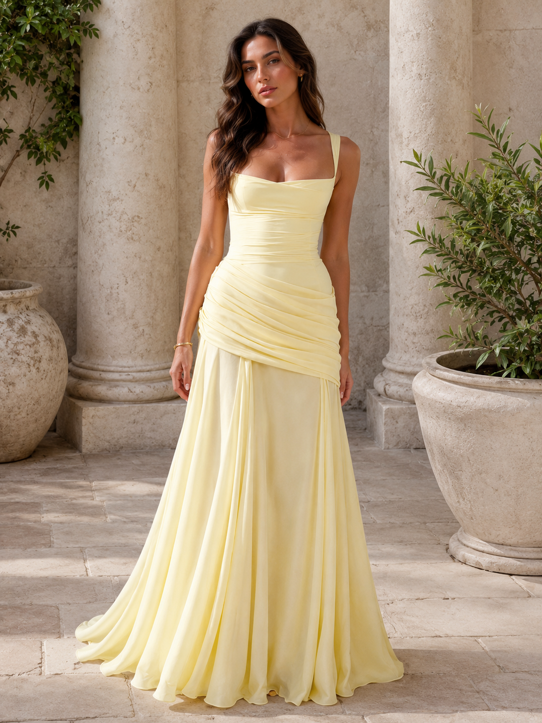 Vestido largo fluido con drapeado