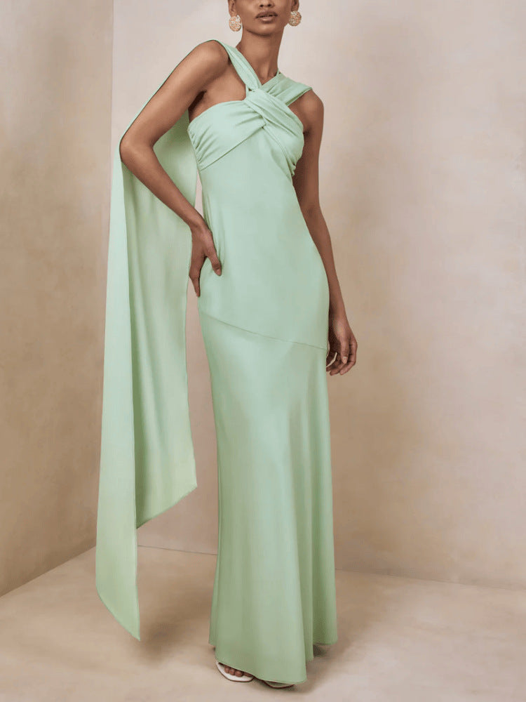 Vestido largo con capa cruzada