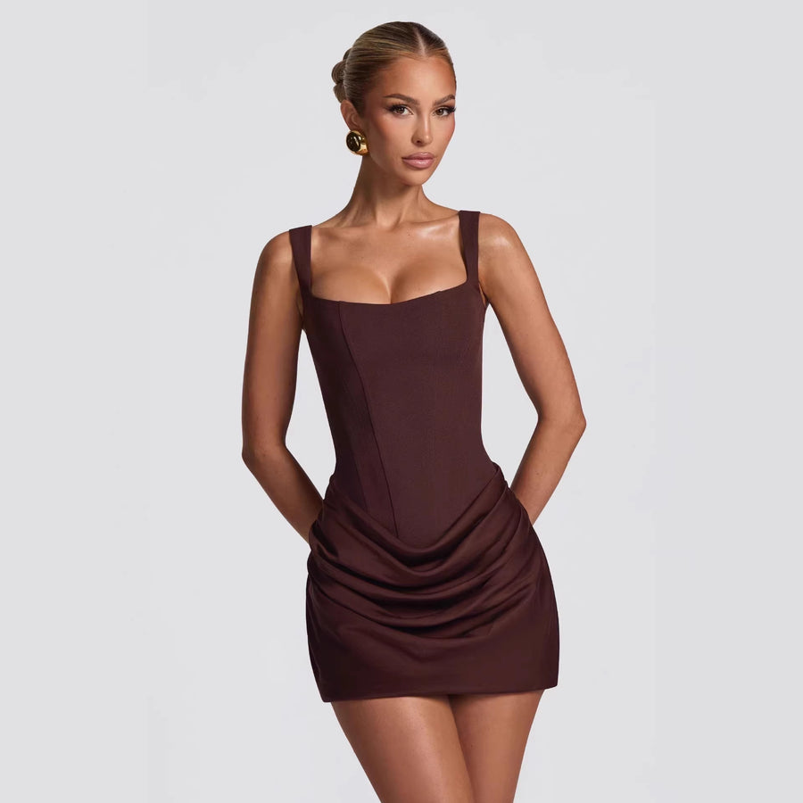 Vestido corto con escote cuadrado