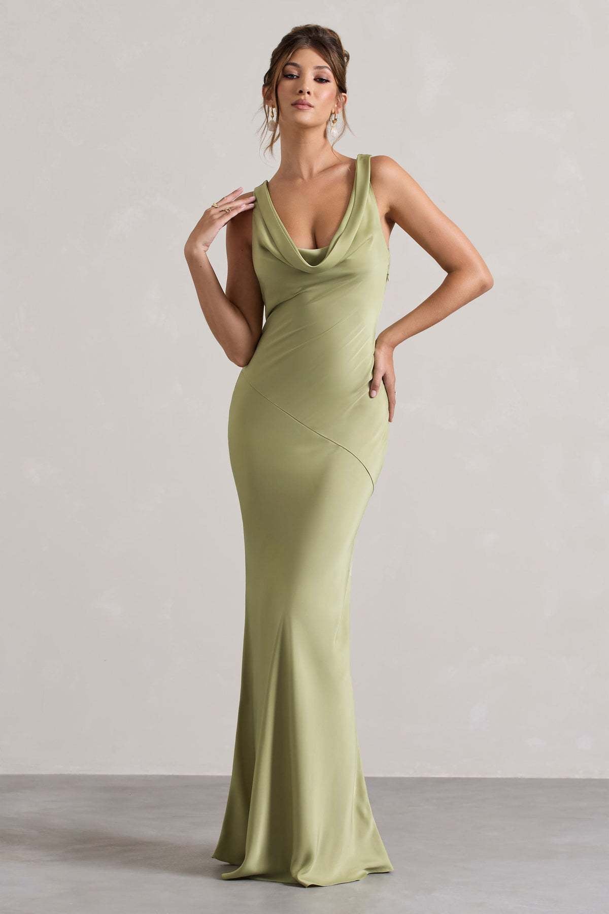 Vestido largo con escote drapeado