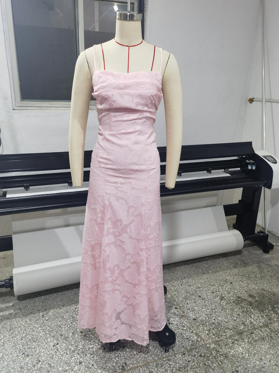 Vestido largo jacquard burdeos