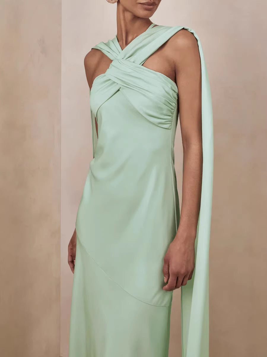 Vestido largo con capa cruzada