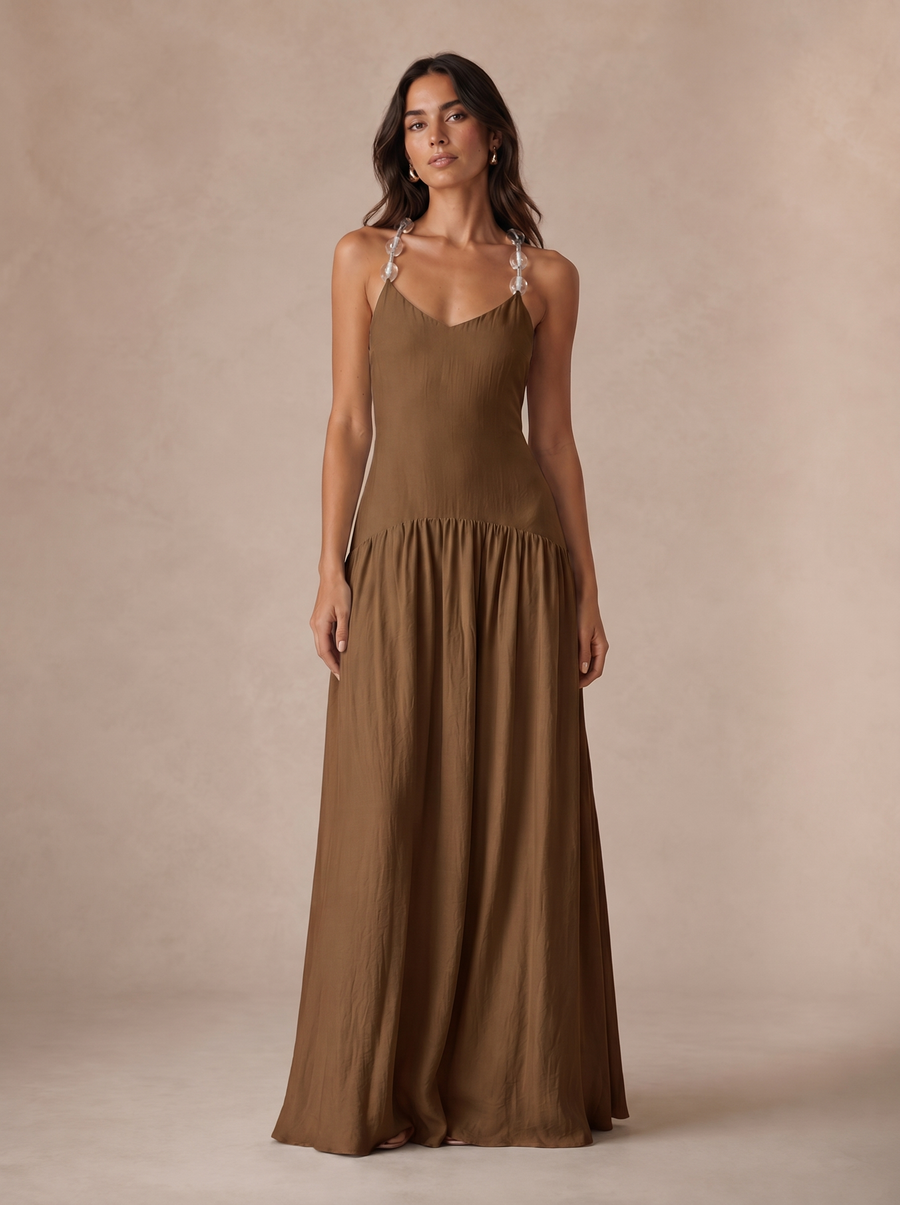 Vestido largo fluido con tirantes joya