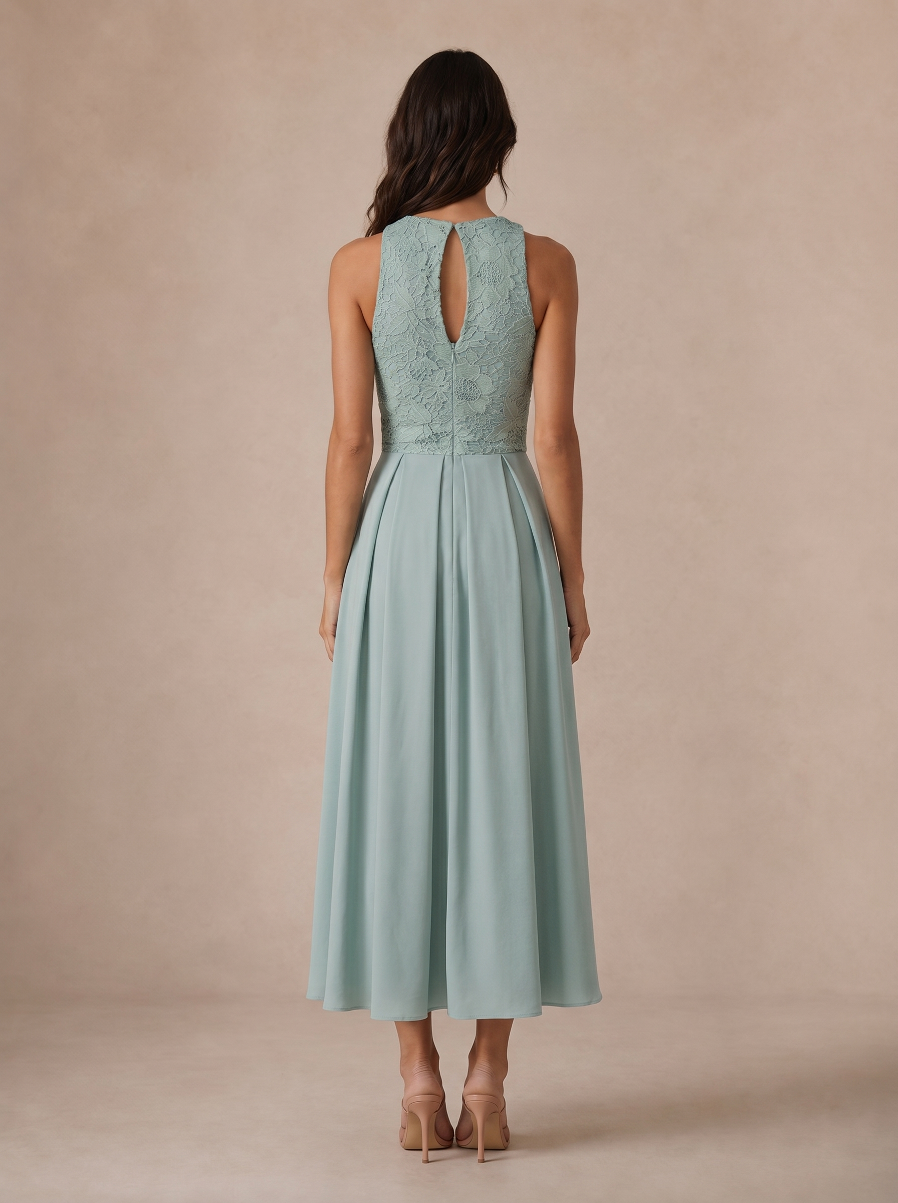 Vestido midi con cuerpo de encaje